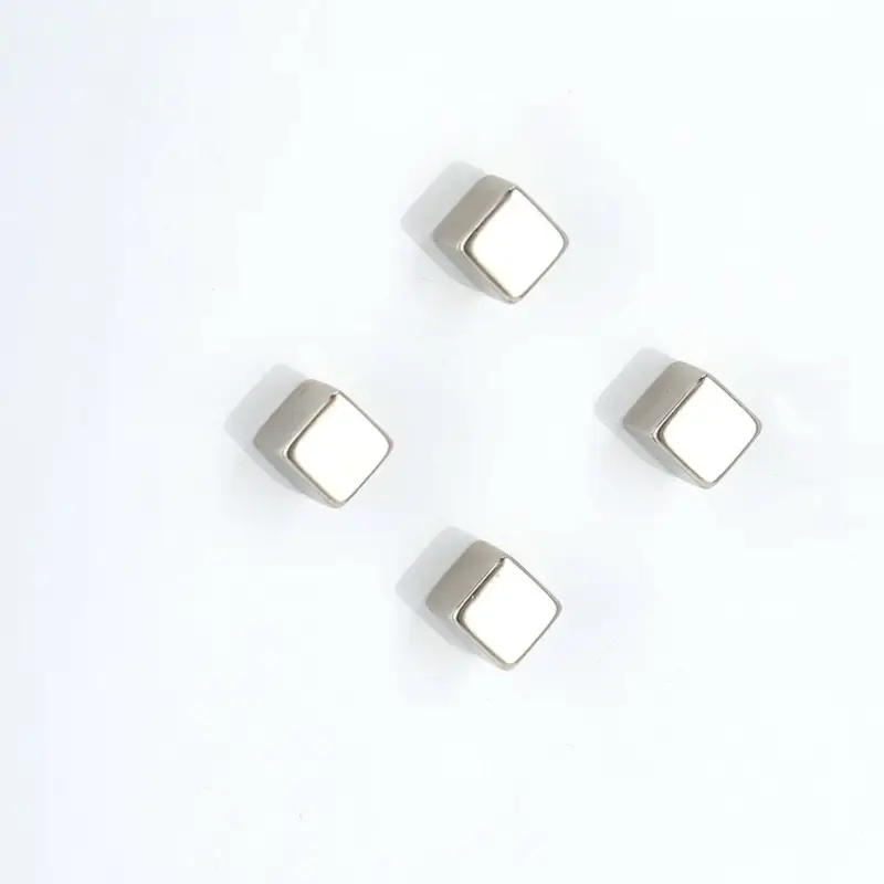 Tylko do końca tygodnia Magnesy do notatek, Cube, 4 sztuki