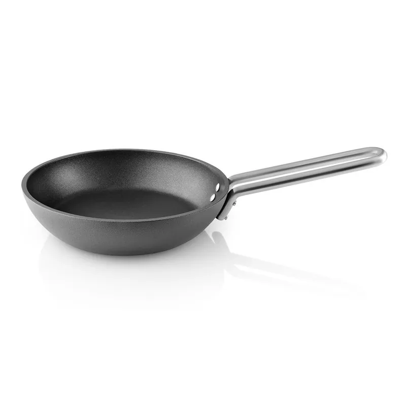 Patelnia z nieprzywierającą powłoką PROFESSIONAL 20 cm, stal nierdzewna, Eva Solo Kup teraz